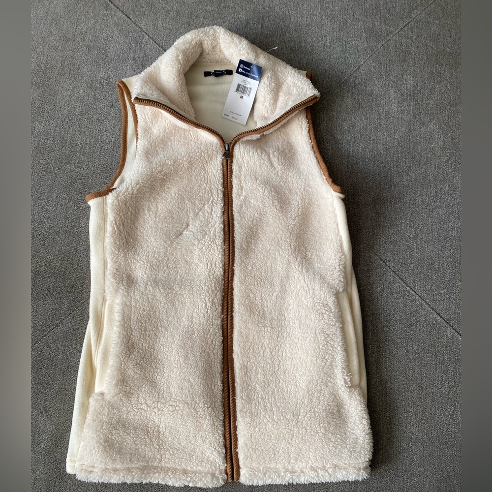 NWT CHAPS Fleece Sherpa Front and Collar Zip Front Vest w/ pockets.
